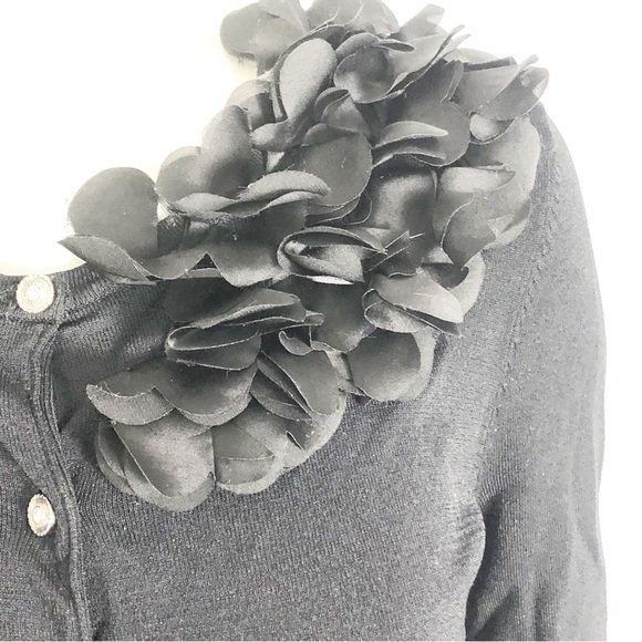 🖤Cable & Gauge Black Cardigan | Floral Appliqué Neckline | Size Small🖤 - Picture 2 of 11